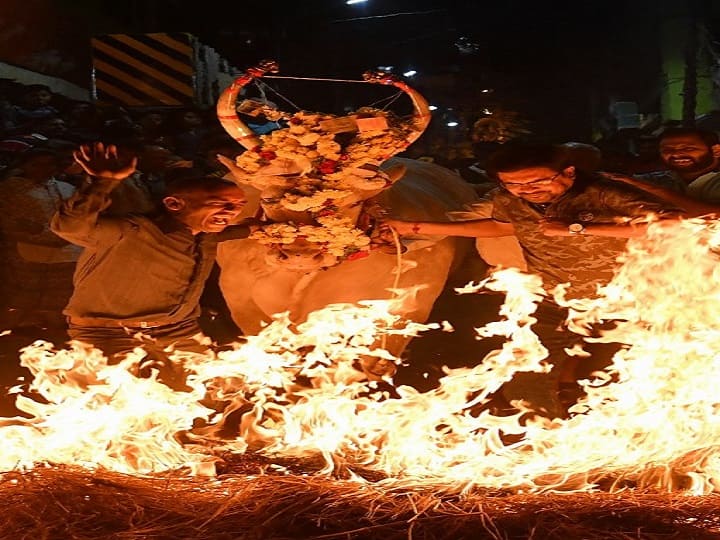 This was to seek good fortune and protection from harm./ AFP IMAGE