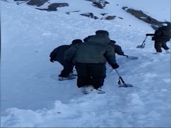 Avalanche hits Khardungla in Ladakh; atleast 10 people feared missing Khardung La Pass Avalanche: 5 dead, 5 trapped; rescue operation underway
