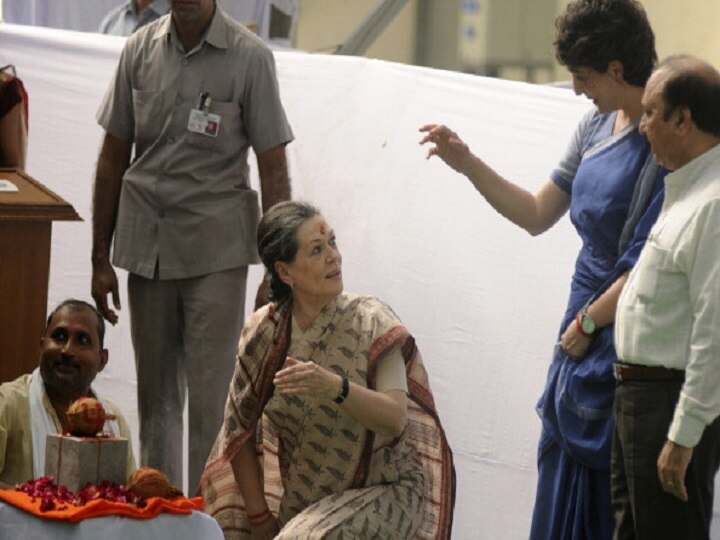 When Sonia Gandhi had taken a holy dip at 2001 Kumbh  When Sonia Gandhi had taken a holy dip at 2001 Kumbh