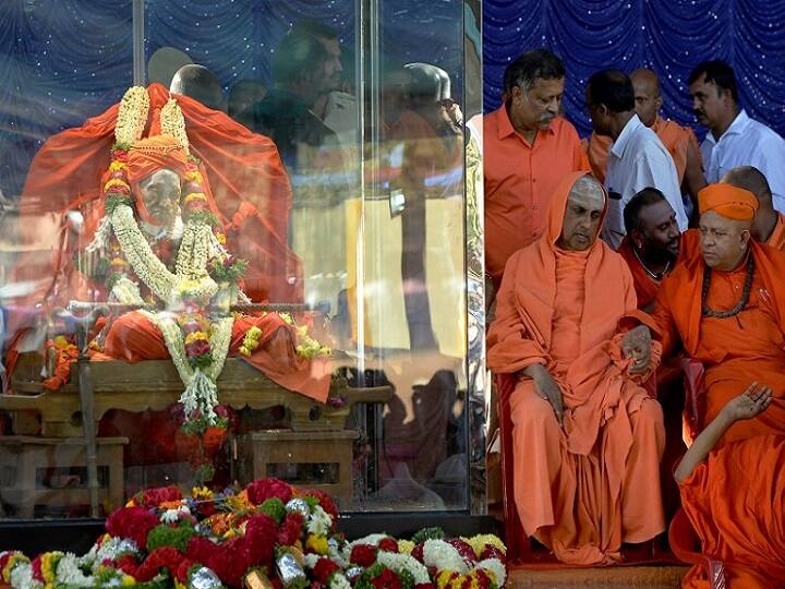    The highly revered swamiji of Lingayats, the majority community, had remained politically neutral. PIC/AFP.