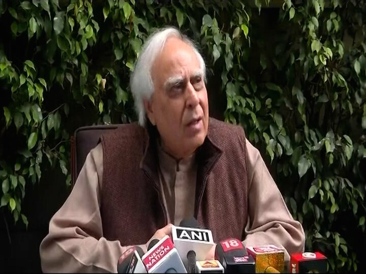 Kapil Sibal demands probe into EVMs hacking claim EVMs hacking case: Congress' Kapil Sibal justifies presence at hackathon, demands probe into hacking claim