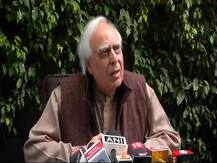EVMs hacking case: Congress\' Kapil Sibal justifies presence at hackathon, demands probe into hacking claim