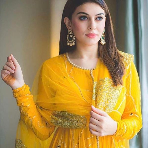 Actress Hansika Motwani's private photos leaked online by hackers!