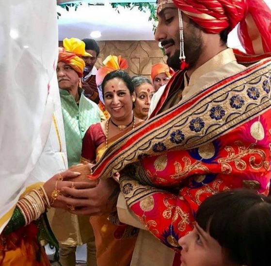 Prateik Babbar & Sanya Sagar get married; Here are their wedding pics!