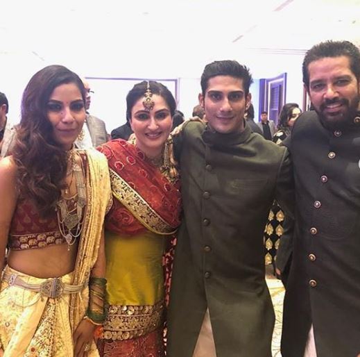 Newly-married Prateik Babbar & Sanya Sagar look stunning as they pose for pics together at Lucknow wedding reception!