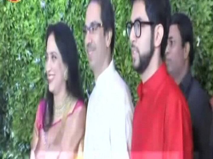 MNS Chief Raj Thackeray's son Amit getting married today; Uddhav arrives to bless nephew MNS Chief Raj Thackeray's son Amit getting married today; Uddhav arrives to bless nephew MNS Chief Raj Thackeray's son Amit getting married today; Uddhav arrives to bless nephew