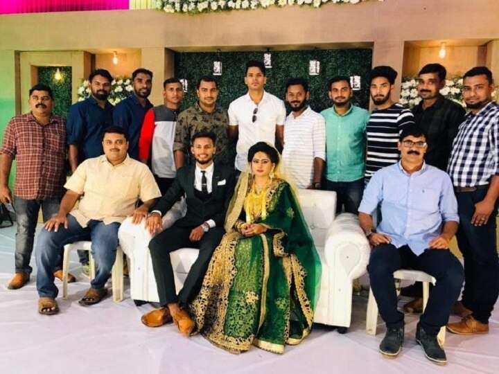 Kerala groom asks bride for '5 mins' as he leaves wedding to play football Kerala groom asks bride for '5 mins' as he leaves wedding to play football