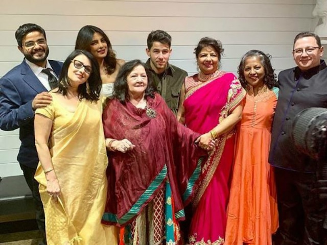 PICS & VIDEOS: Newlyweds Priyanka Chopra & Nick Jonas' fourth Wedding reception in US was a perfect 'fam jam'! Priyanka Chopra-Nick Jonas US Wedding Reception: Fourth reception of newlyweds was a perfect 'fam jam'! SEE PICS & VIDEOS!
