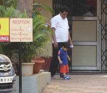 Taimur Ali Khan & daddy Saif have fun together! Their latest pics are just too adorable!