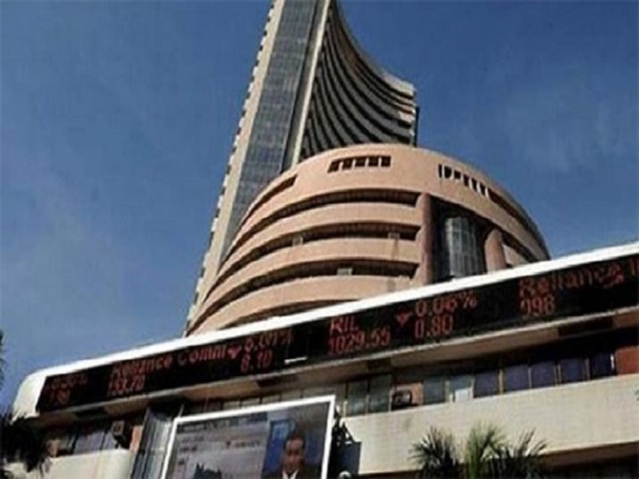 Budget 2019 Sensex surges over 100 points ahead of Interim Budget amid heavy buying in metal, IT stocks Sensex surges over 100 points ahead of Interim Budget amid heavy buying in metal, IT stocks