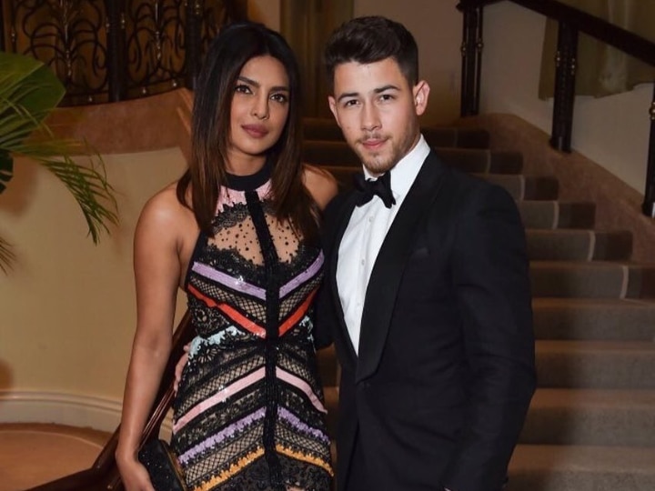 PIC: Priyanka Chopra & Nick Jonas Cuddle Up After Concert 'Post Show Chill With Bae': Priyanka Chopra & Nick Jonas Cuddle Up Post Concert (PIC Inside)