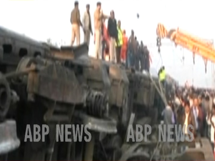 BIHAR: 9 coaches of Delhi-bound Seemanchal Express derail; 6 dead, several injured BIHAR: 11 coaches of Delhi-bound Seemanchal Express derail; 6 dead, several injured