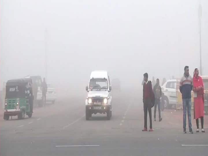 Take a look at the visual from the area near Rajpath as a thick blanket of fog engulfs the national capital. (ANI)