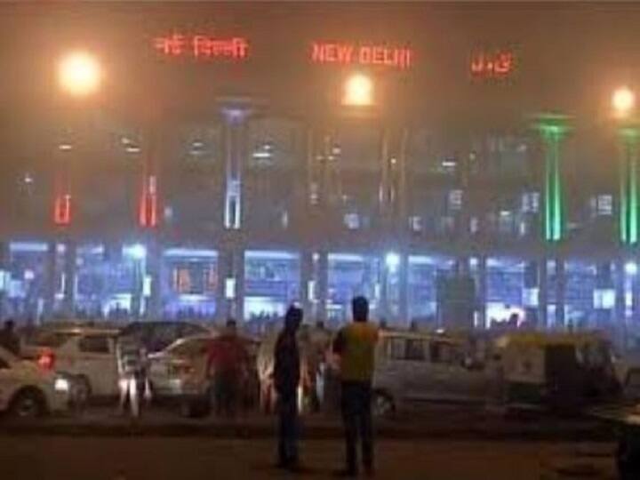 Around 27 trains are running late today due to dense fog. Six trains have been diverted following the Seemanchal Express accident that claimed seven lives and left over 27 injured. (ANI)