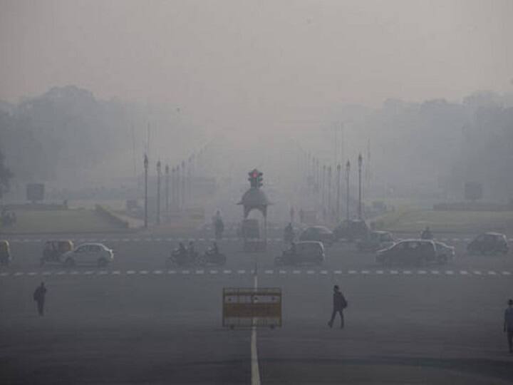 IN PICS: Thick fog engulfs Delhi! 27 trains running late, several flights delayed IN PICS: Thick fog engulfs Delhi! 27 trains running late, several flights delayed