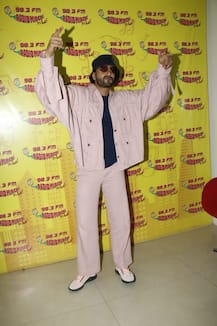 Gully Boy: Alia Bhatt matches up to Ranveer Singh\'s style as the duo promotes film at a radio station!