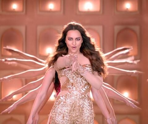 VIDEO: 'Total Dhamaal' new track ‘Mungda’ features Sonakshi Sinha dazzling dance floor!