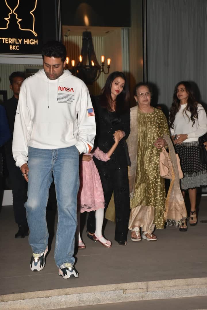 They all were papped outside the restaurant as they headed for home post their dinner.