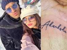Paras Chhabra gets Akanksha Puri\'s name tattooed on his hand! Proposes with it for marriage, she said yes!
