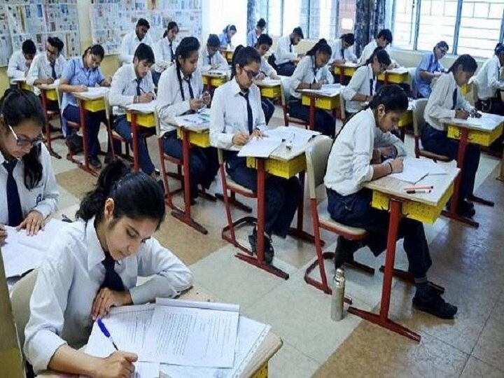 UP Board Exam 2019: Class 10th, 12th examination to begin from Feb 7; CCTV camera, task force deployed UP Board Exam 2019: Class 10th, 12th examination begins today; strict measures for cheating mafia!