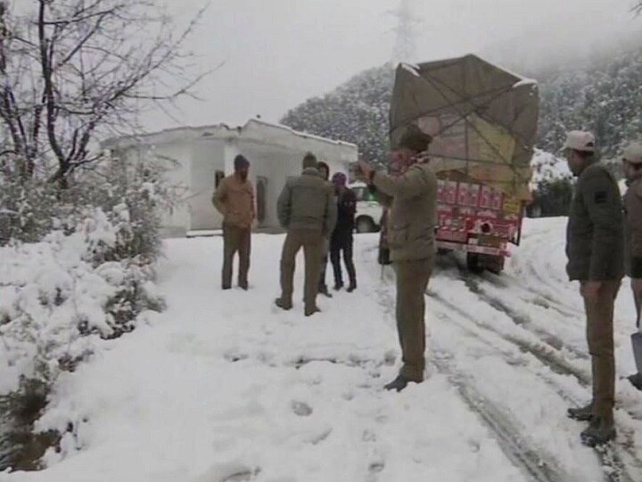 Jammu and Kashmir: Seven killed, five missing after season's heaviest snowfall Jammu and Kashmir: Seven killed, five missing after season's heaviest snowfall