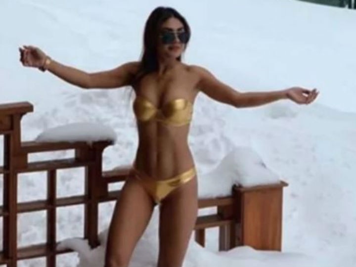 Uttaran actress Sreejita De poses in gold bikini in snow-capped Kashmir at minus 10 degree Celsius  PICS: This POPULAR TV actress dares to pose in gold bikini in snow-capped Kashmir at minus 10 degree Celsius!