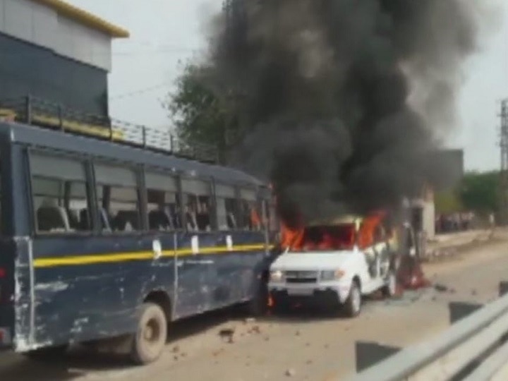 Gujjar agitation in Rajasthan turns violent; protesters clash with police, torch vehicles Gujjar agitation in Rajasthan turns violent; protesters pelt stones at police, torch vehicles