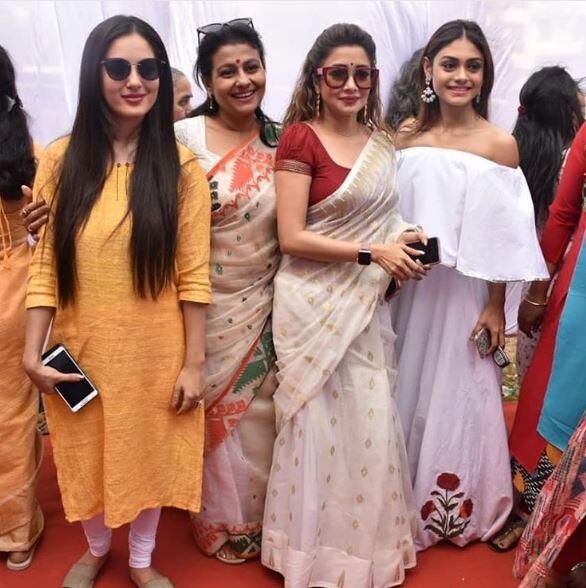 Happy Saraswati puja 🌼🌼🌼 Wearing @rangga4911 #insta #saree #cottonsaree  #bengali #maasaraswati #puja #saree #sareelove #kolka... | Instagram