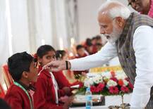 Photos: PM Modi Serves Akshaya Patra\'s 3 Billionth Meal To Underprivileged Kids