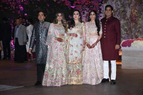 Akash Ambani-Shloka Mehta Wedding: PICS! Mukesh Ambani With Wife Neeta ...