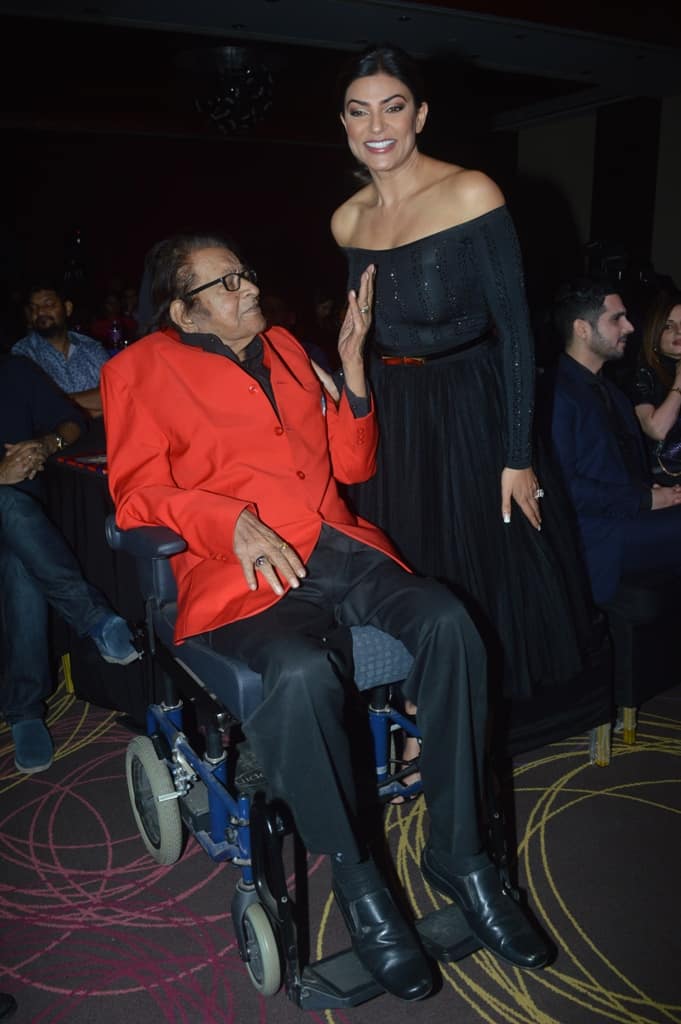 Veteran actor Manoj Kumar also attended the event