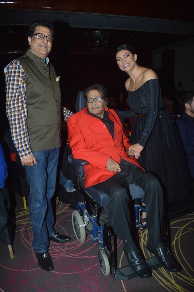 A host of popular Bollywood celebs recently attended National Jewellery Awards 2019 in Mumbai