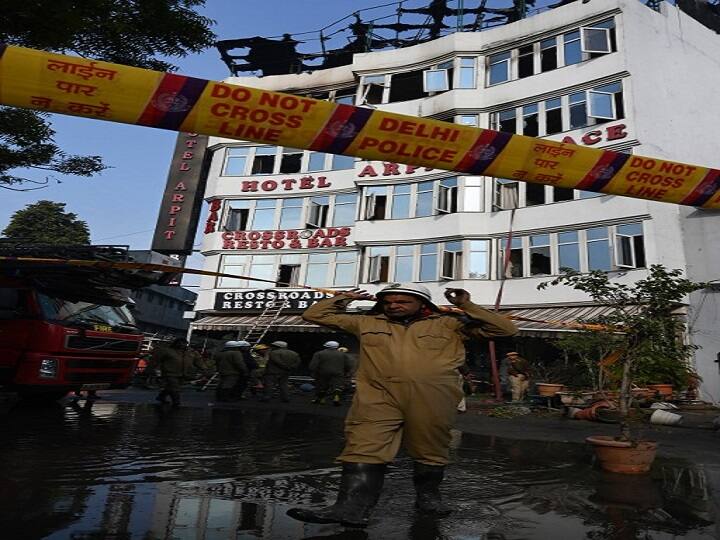 The blaze,in which 35 people were injured, started in the second floor of the Arpit Palace Hotel in the heart of the national capital around 3.30 am, trapping many guests who were deep in sleep. /AFP