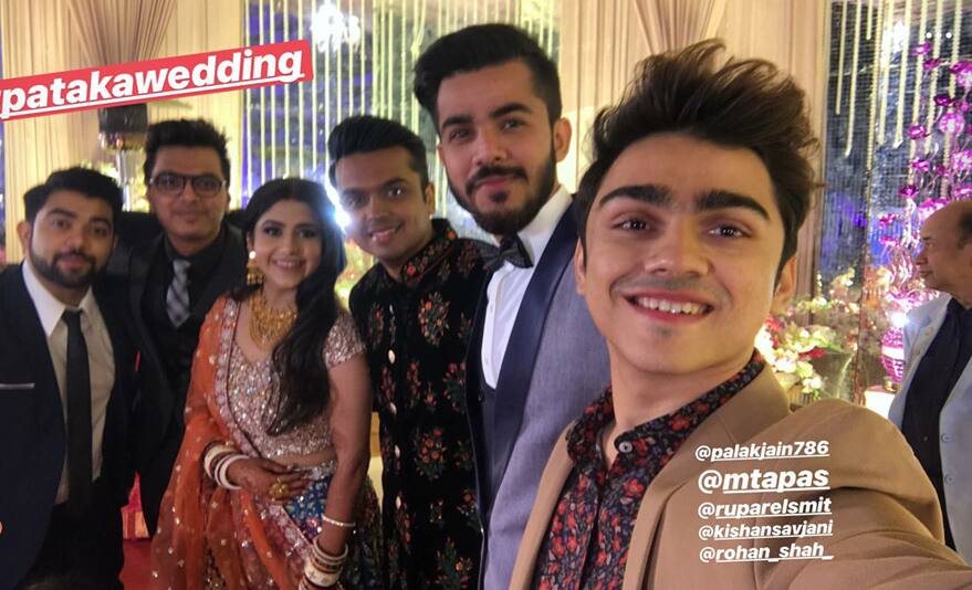 PICS: Newly-married Palak Jain & Tapasvi Mehta host wedding reception for family and friends!