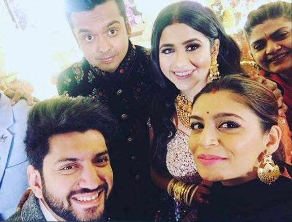 PICS: Newly-married Palak Jain & Tapasvi Mehta host wedding reception for family and friends!