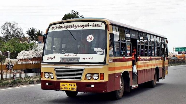 Chennai: Driver saves 30 passengers by timely stopping bus before dying of heart attack Chennai: Driver saves 30 passengers by timely stopping bus before dying of heart attack