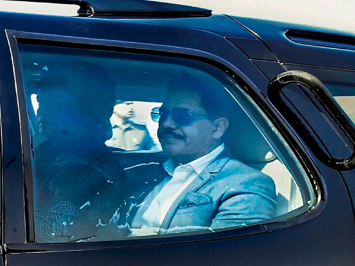 Robert Vadra questioned by ED for 9 hours in Jaipur, summoned again on Wednesday Robert Vadra questioned by ED for 9 hours in Jaipur, summoned again on Wednesday