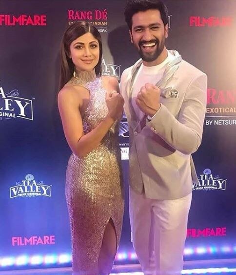 WATCH: Shilpa Shetty asks Vicky Kaushal 'How's The Josh' on the red carpet of Filmfare Glamour and Style Awards!