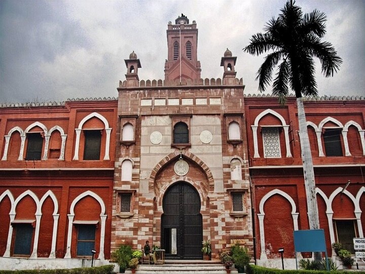 12 AMU students booked for sedition after scuffle with crew of a TV news channel 12 AMU students booked for sedition after scuffle with crew of a TV news channel