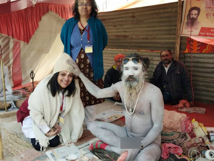 Kumbh 2019: Popular actress Sushmita Mukherjee visits prayagraj; Poses with a Naga baba taking his blessings! Kumbh 2019: Popular actress Sushmita Mukherjee visits prayagraj; Poses with a Naga baba taking his blessings!