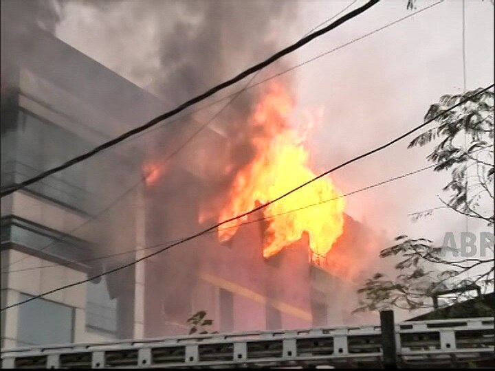Delhi: Fire breaks out at factory in Naraina, fire tenders at spot Delhi: Massive fire breaks out at Archies perfume factory in Naraina