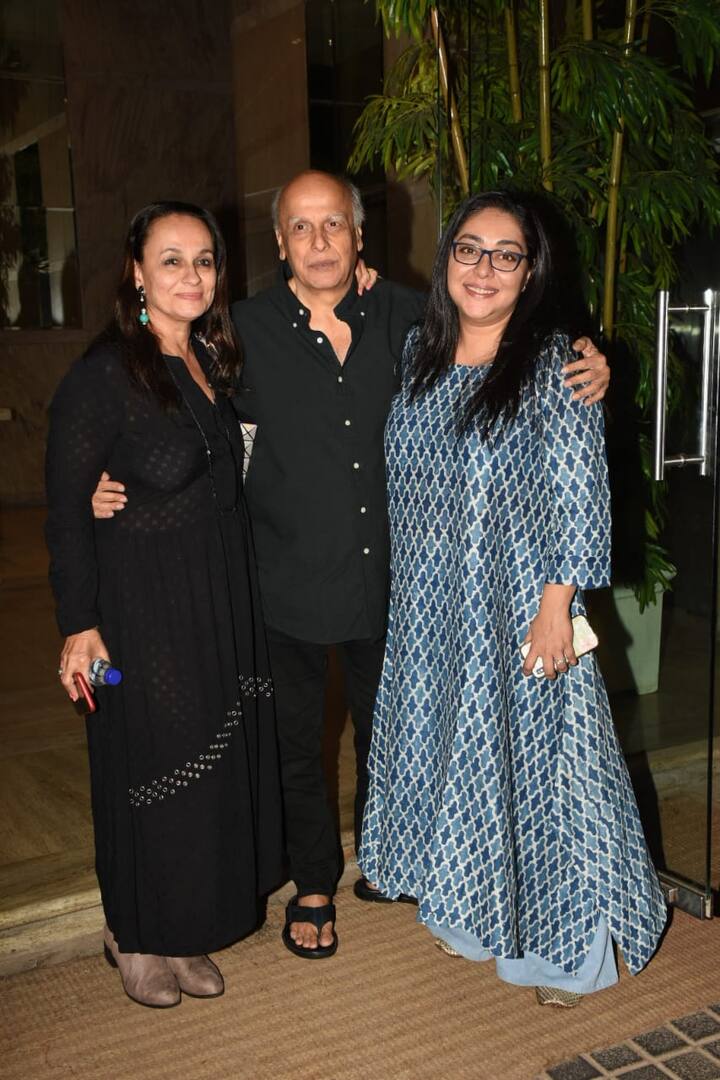 Alia's parents Mahesh Bhatt and Soni Razdan allong with 'Raazi' director Meghna Gulzar too attended the screening 
