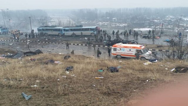 Terrorist rammed red Eeco car into CRPF bus; kept driving it along convoy for 2 minutes, say sources Terrorist rammed red Eeco car into CRPF bus; kept driving it along the convoy for 2 minutes: sources