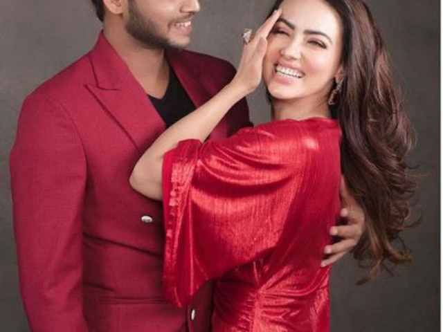 AHEM! On Valentine's Day popular Bigg Boss contestant & actress Sana Khan CONFIRMS DATING Gauahar Khan's EX BOYFRIEND! Valentine's Day: Bigg Boss contestant Sana Khan DATING Gauahar Khan's EX Melvin Louis