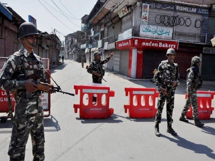 Pulwama attack: Curfew in Jammu continues for second day, Army presence stepped up with choppers, drones Curfew continues in Jammu for 2nd day, Army on standby; choppers, drones deployed to keep peace