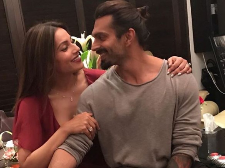 'Aadat' actress Bipasha Basu enjoys working with  husband Karan Singh Grover; Says he is her dream co-star My hubby Karan Singh Grover a dream co-star: Bipasha Basu