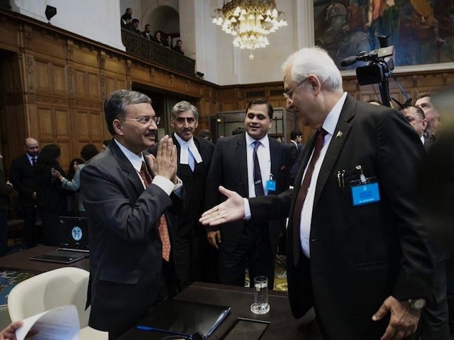 'Namaste, but no handshake': MEA joint secretary snubs Pakistan's Attorney General at ICJ Kulbhushan Jadhav case: MEA joint secretary snubs Pakistan's Attorney General at ICJ, refuses to shake hands