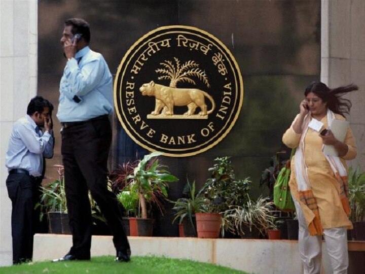 RBI pays Rs 28,000 cr interim dividend to government ahead of Lok Sabha elections 2019 RBI pays Rs 28,000 cr interim dividend to government ahead of Lok Sabha elections 2019