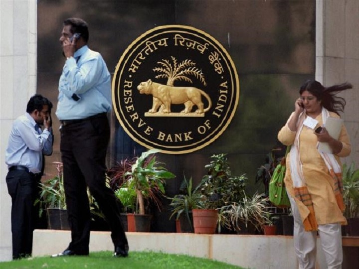 RBI proposes new compensation norms for top officials of private, foreign banks RBI proposes new compensation norms for top officials of private, foreign banks