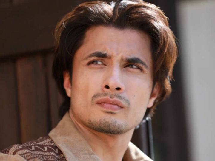 Pulwama terror attack: Pak actor-singer Ali Zafar SLAMMED for supporting Pakistan PM Imran Khan Pulwama terror attack: Pak actor-singer Ali Zafar SLAMMED for supporting Pakistan PM Imran Khan